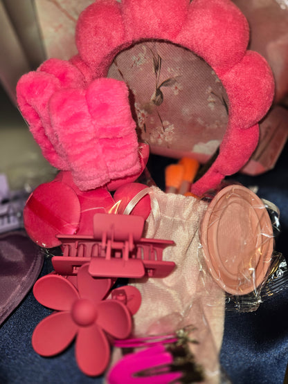 The Cozy Glam Scoop™ – 10+Item Mystery Scoop for Women | Cozy + Glam Surprises